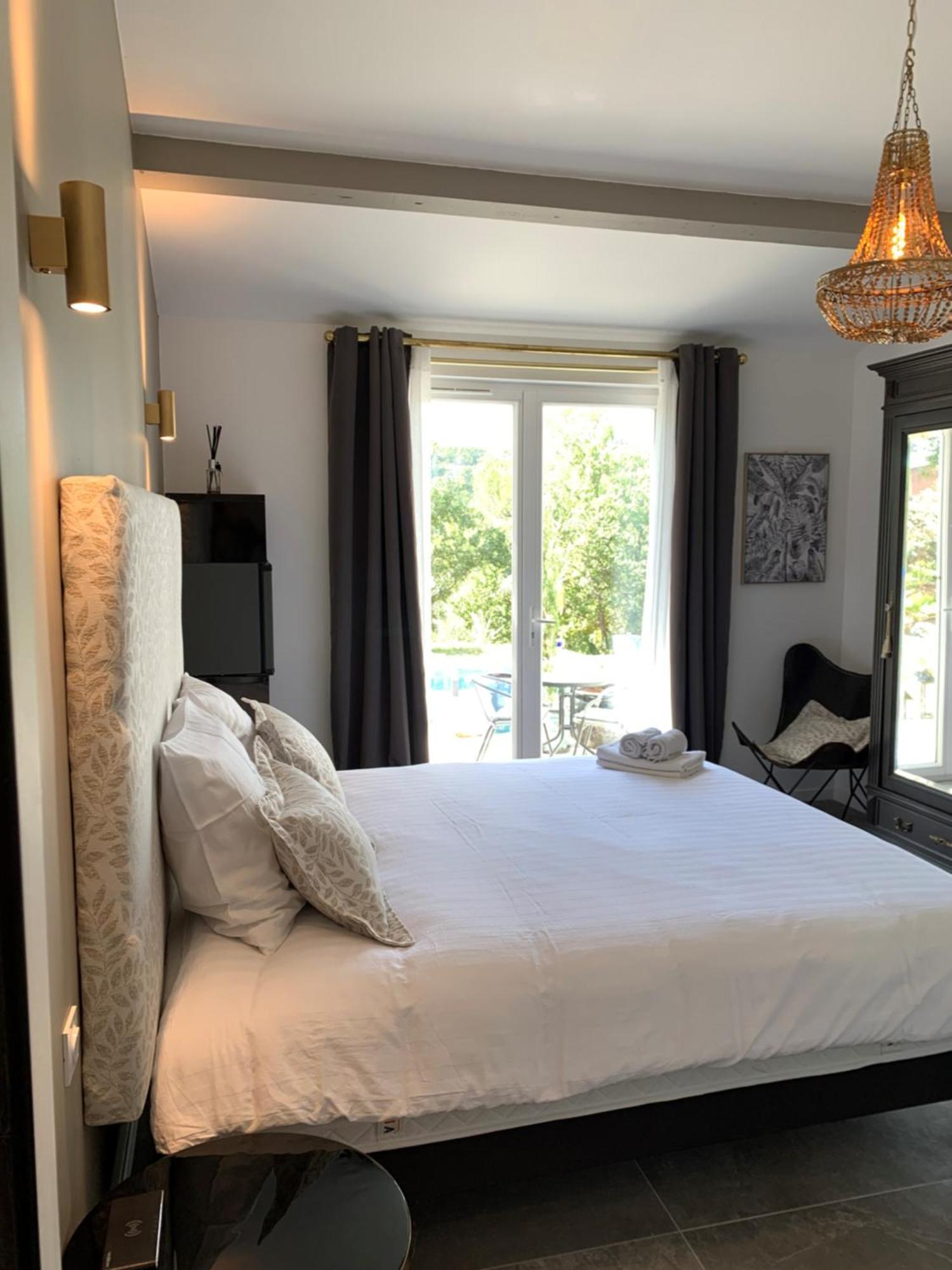Besse-sur-Issole Villa Alba En Provence מראה חיצוני תמונה